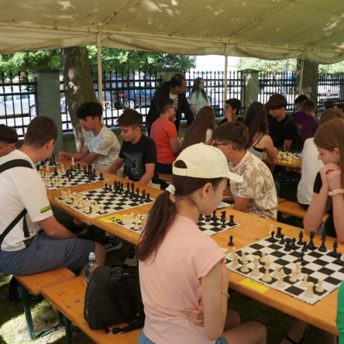 cei mai mulți copii la concursul de șah „In hoc signo vinces” din Galați