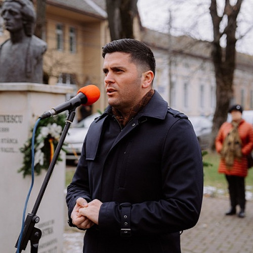 Adrian Cozma atrage atenția: organizatorii Consiliului Județean Satu Mare au uitat să intoneze imnul la manifestările în cinstea Zilei Culturii Naționale