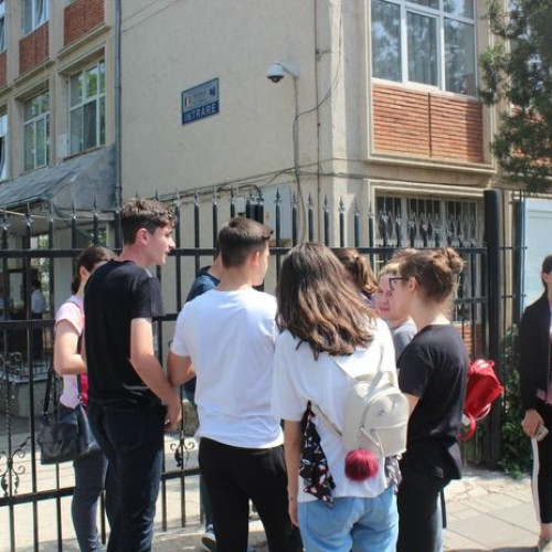 Aproximativ 130 de elevi au absentat la prima probă a Evaluării Naționale în județul Botoșani