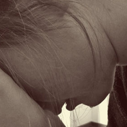 Adolescentă de 16 ani, agresată sexual de un bărbat de 36 de ani la o terasă din comuna Broscăuți