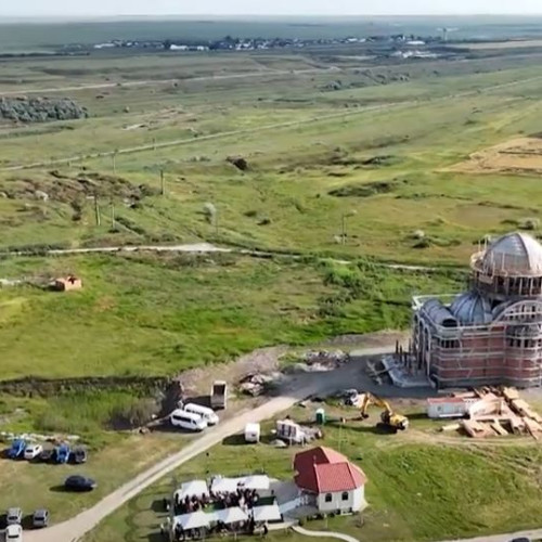 Procesiune și sfințire de paraclis la Poarta Alba pentru comemorarea martirilor români