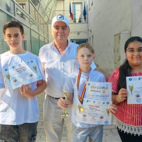 Centrul Cultural Vrancea, prin Școala Populară de Artă, a participat la două evenimente importante în luna iunie 2025. În perioada 16-20 iunie, elevii instituției au concurat la Concursul Național de Interpretare Instrumentală „Marele Premiu”, ediția a XXVIII-a, organizat de Palatul Național al Copiilor din București.