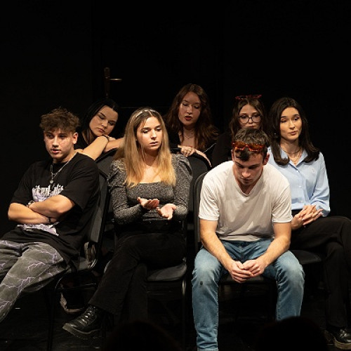 Adolescenții de la Teatrul de Nord prezintă spectacole autentice