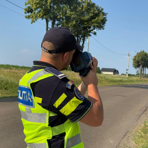 Trei șoferi rămași fără permis după depășirea vitezei în Botoșani