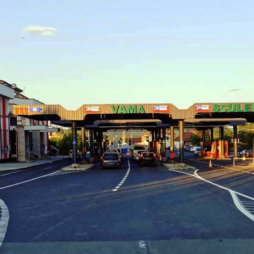 Botoșănean cercetat după încercarea de a trece frontiera cu mașină de lux fără permis de conducere internațional