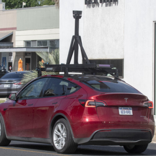 Noul incident cu robotaxi-urile Tesla atrage atenția autorităților din SUA