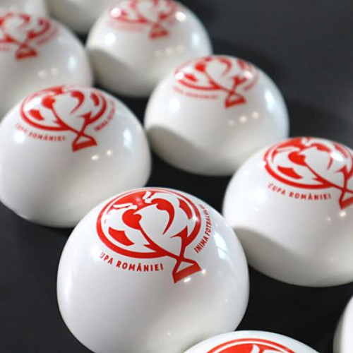 Casa Fotbalului a găzduit astăzi, de la ora 12:00, tragerea la sorți a fazei regionale a Cupei României Betano, ediţia 2025-2026. Conform regulamentului competiției, câștigătoarele din fiecare județ vor lupta pentru cele 7 locuri disponibile în turul următor.