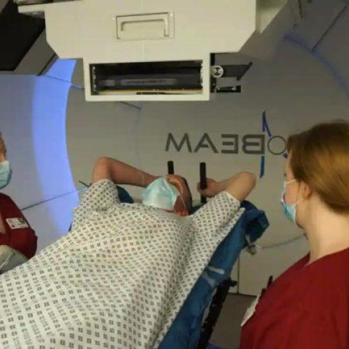 Un pacient din Botoșani a fost trimis în străinătate pentru tratament cu protoni în 2025