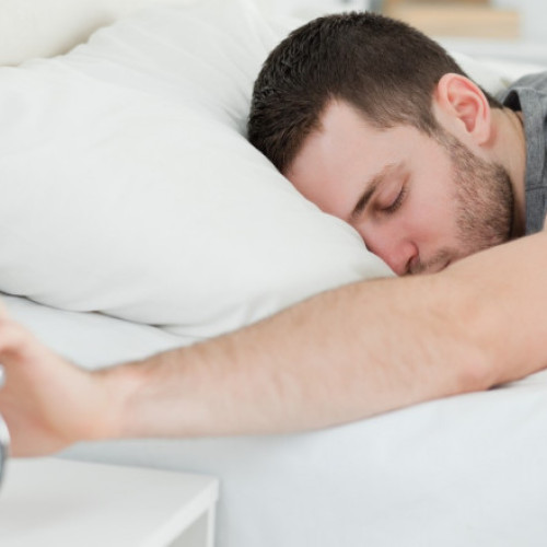 Cei mai mulți nu își dau seama ce obiceiuri le pot distruge somnul în propriul dormitor