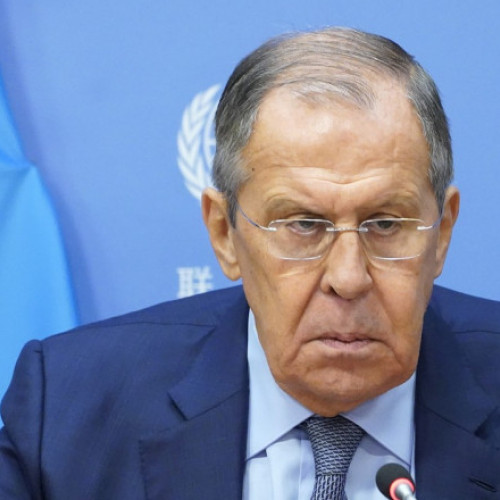 „Ceasul apocalipsei” se apropie tot mai mult de miezul nopții, a declarat Serghei Lavrov într-o discuție cu profesorii și studenții de la Institutul de Relații Internaționale al Ministerului de Externe, relatează digi24.ro. Oficialul rus a spus că „securitatea globală este probabil cel mai important aspect, mai ales în această perioadă, când ceasul apocalipsei ticăie tot mai aproape de miezul nopții. Este esențial să nu permitem acest lucru și noi ne implicăm activ pentru a preveni o catastrofă”.