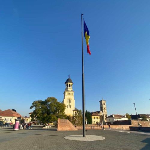 ziua drapelului national al româniei sărbătorită la alba iulia