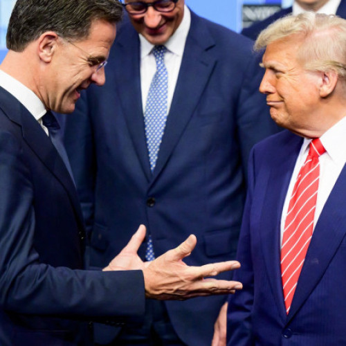 Rutte nu consideră elogii adresate lui Trump ca indicii ai unei slăbiciuni a NATO