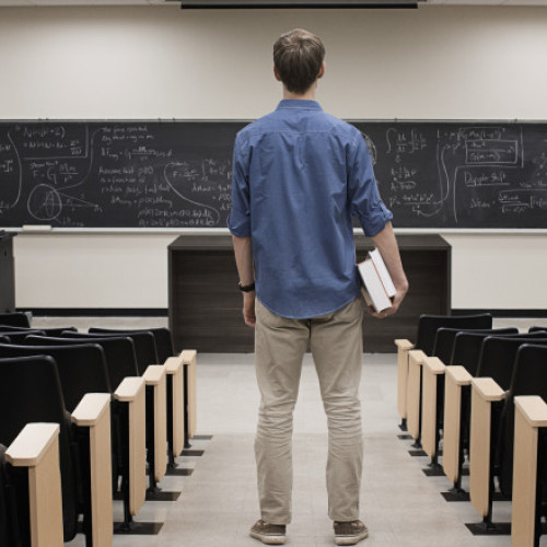 Universitățile din România încearcă să atragă mai mulți candidați prin organizarea de programe gratuite pentru elevi