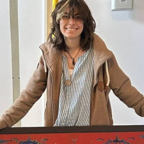 Catinca David, elevă în clasa a XII-a la Liceul de Arte "Margareta Sterian" din Buzău, a câștigat recent bursa "Ion Andreescu", acordată de Primăria Buzău pentru studii la prestigioasa École des Beaux-Arts din Paris. Potrivit publicației opiniabuzau.ro, aceasta este a doua bursă oferită în cadrul acestei inițiative, menită să sprijine excelența în artele plastice și să promoveze tinerii artiști buzoieni pe plan internațional.