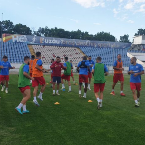 masuri de austeritate vor afecta și sportul românesc, în special fotbalul, potrivit unor declarații ale autorităților locale și experților în domeniu. Guvernul condus de Bolojan intenționează să reducă cheltuielile din aparatul public, iar aceste măsuri vor avea un impact direct asupra finanțării echipelor de sport, în special a celor din primele ligi.