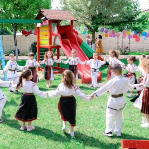 gradinița „mugurașii” din Râmnicu Sărat sărbătorește ziua instituției