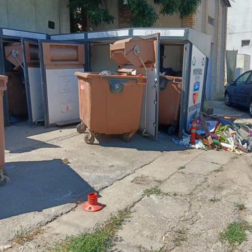 Zonele de gunoi de pe strada Traian din Constanța, un exemplu de nesimțire și neglijență