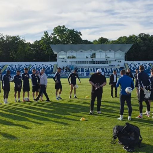 lansarea sezonului de fotbal în liga I și II în România: dificultăți și previziuni pentru echipele din primul și al doilea eșalon