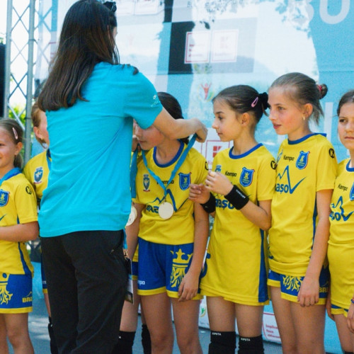 CSM Corona Brașov încheie sezonul 2024-2025 cu rezultate remarcabile la handbalul juvenil