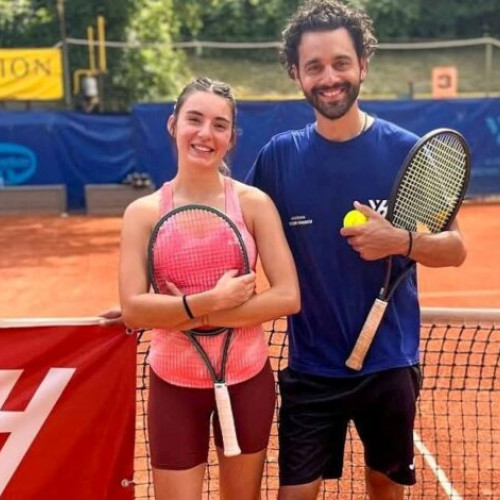 Tânără jucătoare de tenis din Buzău primesc un nou impuls în carieră