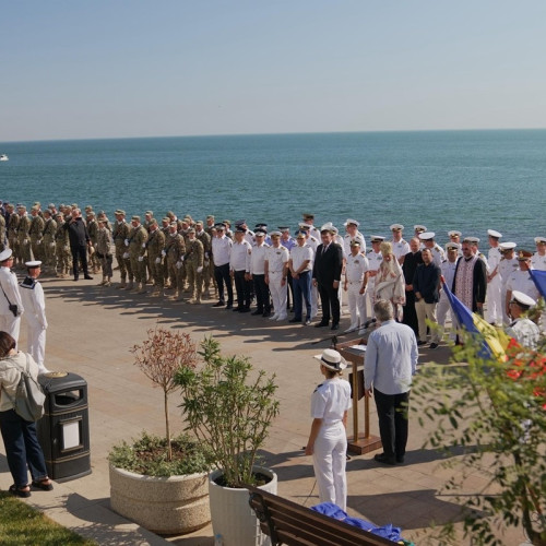 Ceremonie dedicată drapelului național la Constanța cu participarea oficialităților