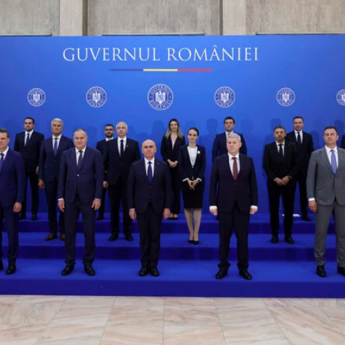 Averile noilor membri ai cabinetului Bolojan diferă semnificativ, de la proprietăți de milioane de lei la declarații de avere mai modeste, scrie Adevarul.