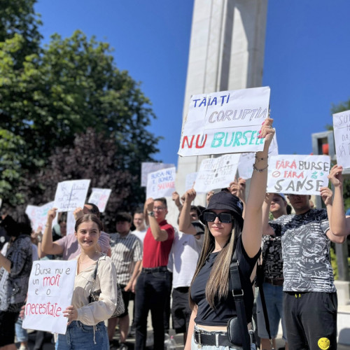 Protest al studenților din Galați pentru apărarea burselor