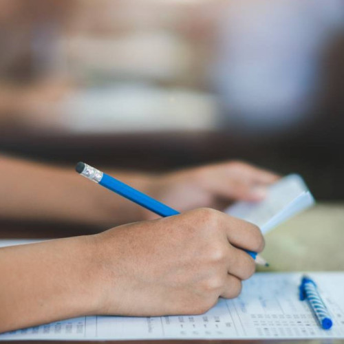 Elev eliminat din examen pentru tentativă de fraudă la Evaluarea Națională în Neamț