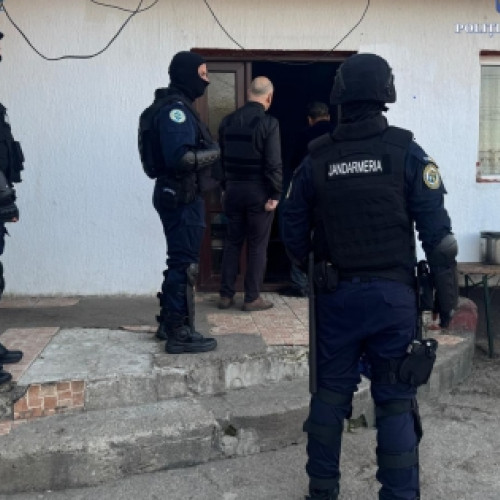 Doi suspecți, acuzați de trafic de persoane și proxenetism, arestați preventiv în Suceava