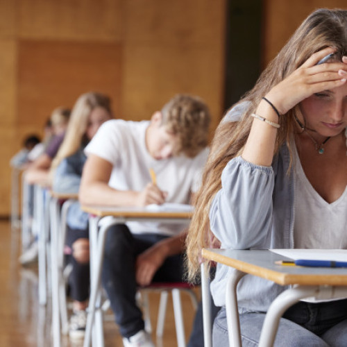 începutul evaluării naționale pentru elevii de clasa a VIII-a