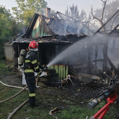 '''Incendiu la Salistea de Sus, foc pe acoperișul unei locuințe și al două anexe'''