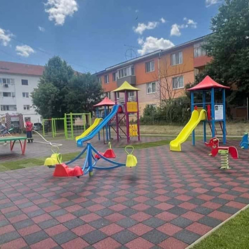 sebes a finalizat locul de joacă din cartierul lucian blaga