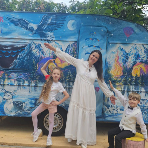 preotesei Anamaria Macuc îi pasă de copiii din comunitatea din botoșani