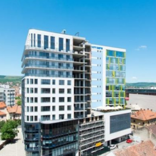 NTT DATA intenționează să își compacteze prezența în România, urmând să își tripleze activitatea în țară, conform anunțului făcut după o întâlnire oficială dintre Tadaoki Nishimura, Director și Vicepreședinte Executiv, și Mircea Abrudean, președintele Senatului. Compania japoneză, unul dintre cei mai mari giganti din domeniul IT, are deja peste 1800 de angajați și colaboratori în România și generează o cifră de afaceri estimată la aproximativ 100 de milioane de euro, notează stiridecluj.ro.