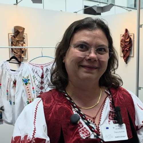 ceramica traditionala din codlea, prezentata la Parlamentul European de Ziua Internationala a Iei