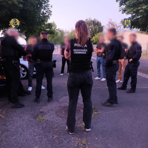 Percheziții în trei județe în cadrul unei anchete internaționale asupra unei grupări de hoți