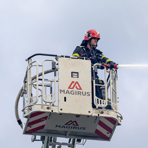 Incendiu în Dobrogea: acoperișul unui imobil a fost distrus