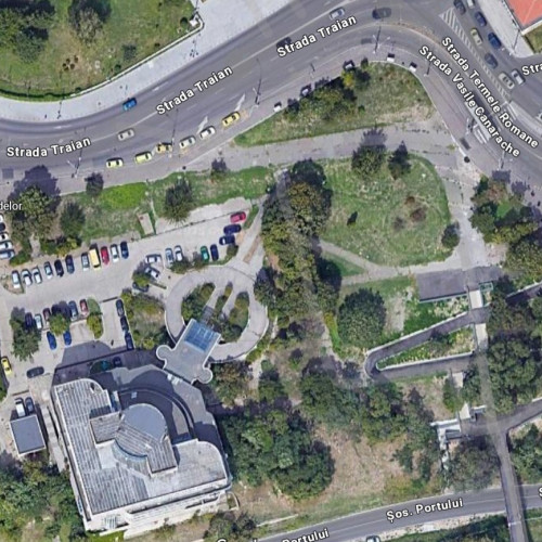 Societate privată cere suspendarea unui act administrativ legat de PUZ Peninsula