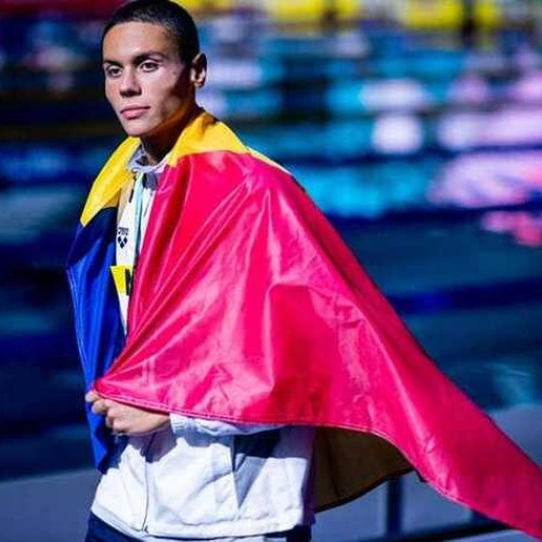 David Popovici, campionul mondial la natație, a scris pe Facebook, vineri, despre succesul său de la Campionatul European U23. Tânărul sportiv a câștigat medalia de bronz în proba de 50 de metri liber, care a avut loc la Samorin. Menționează că aceste performanțe sunt rezultatul a "ani de muncă, sacrificii și visuri".