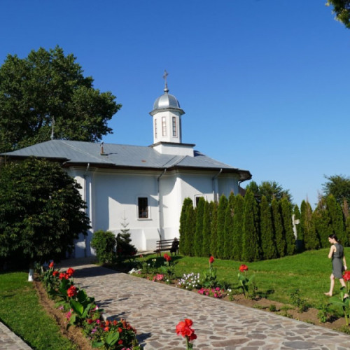 bani pentru lumina in manastirea adam, judetul galati