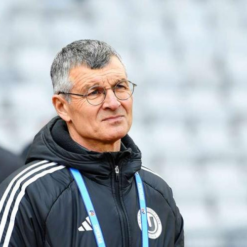 antrenorul lui universitatea cluj, ioan ovidiu sabau, salută victoria din primul meci de pregătire din Austria