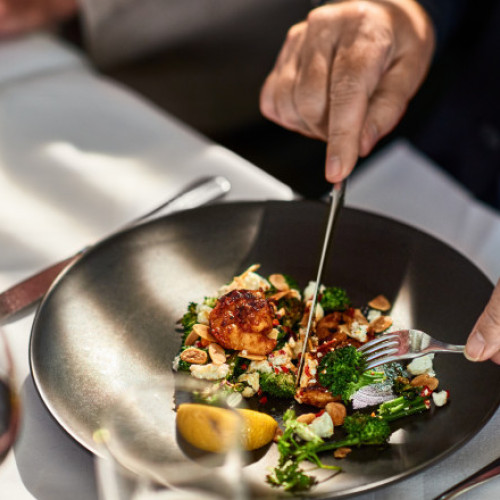 sectorul HoReCa, afectat de criza economică, înregistrează scăderi semnificative