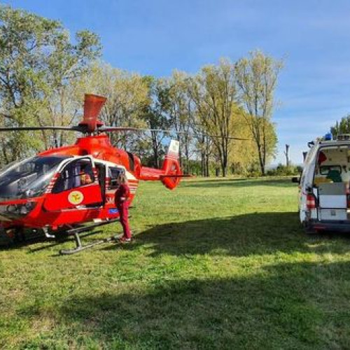 Elicopterul SMURD a intervenit de urgență în Botoșani pentru o pacientă gravă