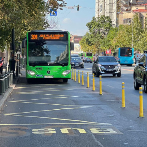 Reguli noi pentru traficul din România: motocicletele și scuterele ar putea circula legal pe benzile speciale