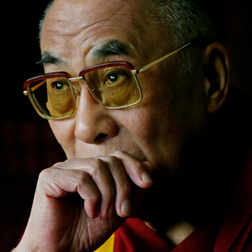 Tentativele de alegere a succesorului lui Dalai Lama, liderul spiritual al budistilor tibetani, provoacă interes internațional, fiind urmărite îndeaproape atât de China, cât și de India și Statele Unite. Potrivit site-ului digi24.ro, se observă că acest proces devine o temă strategică pentru mai multe state, având în vedere influența pe care o are Dalai Lama în lumea întreagă, nu doar în rândul credincioșilor budisti.