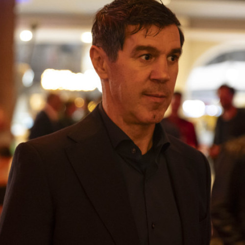 Mihai Leu, campion mondial la box și campion la raliuri, continuă să fie internat la secția de terapie intensivă a Spitalului Clinic Fundeni, au anunțat luni reprezentanții instituției. Potrivit comunicatului, starea generală a sportivului de 56 de ani rămâne gravă, evoluția fiind staționară.