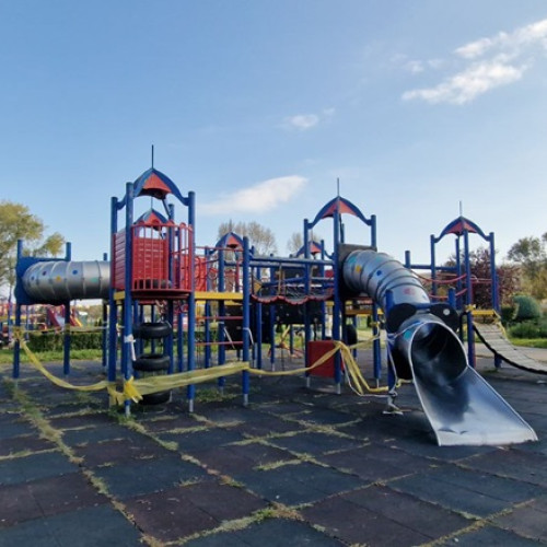 Parcul "Tara Piticilor" din Constanța, încă închis din cauza stării precare a echipamentelor, nu va fi redeschis vara aceasta