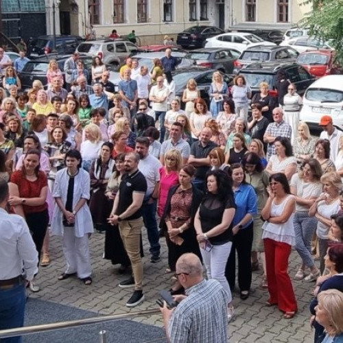 Proteste ale angajaților din sistemul fiscal împotriva reducerilor salariale