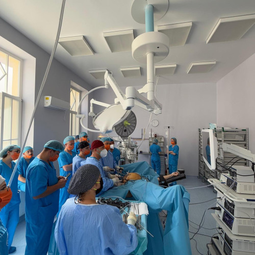 Salvare de viață pentru un bărbat cu cancer de colon în stadiu avansat la Sibiu