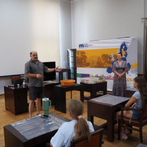 startul unui curs de restaurare la muzeul țării crișurilor în oradea